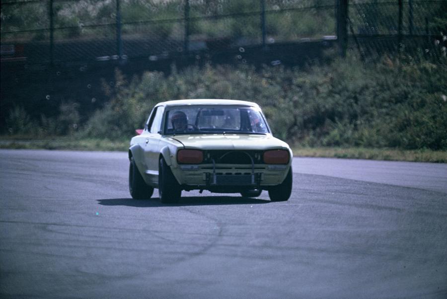  Nissan Skyline 2000 GT-R Racing 1971 года  (фото 8 из 10)